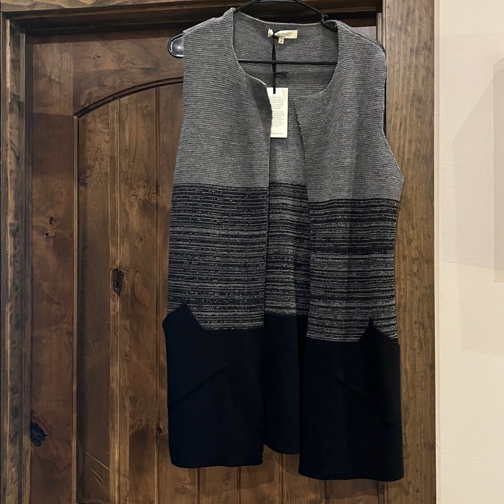 COCLICO Gray and Black Women's Cardigan